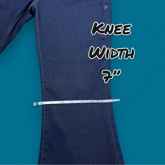 🎉HOST PICK!🎉NWT FRAME Le Bell Cropped Flare Jeans in Deep Indigo Blue. Size 26 - Picture 8 of 13